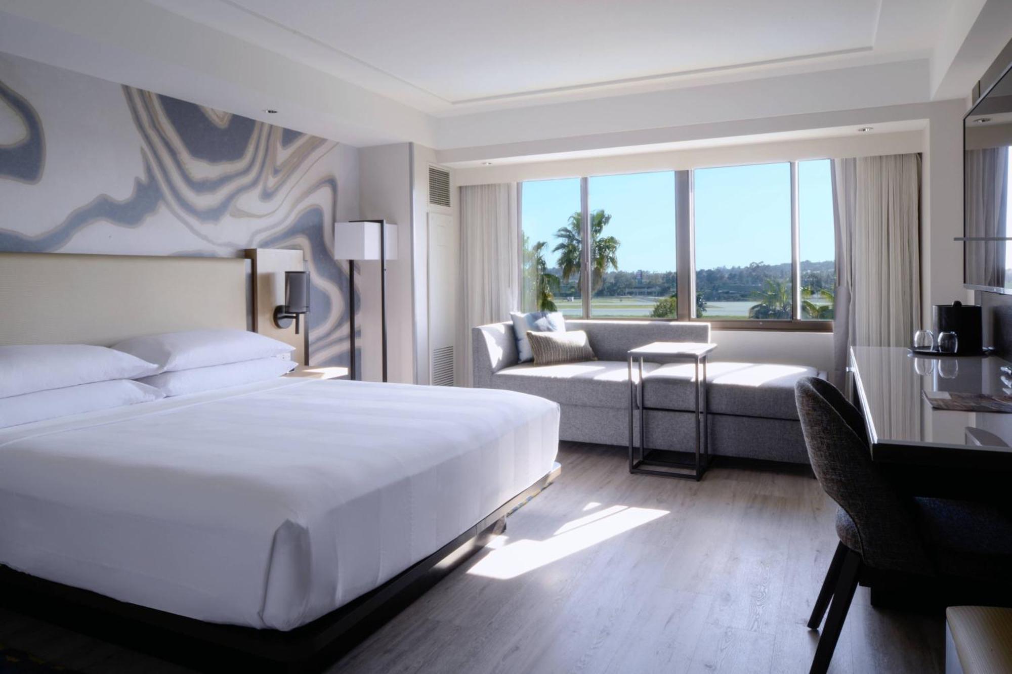 Long Marriott Hotel 3*