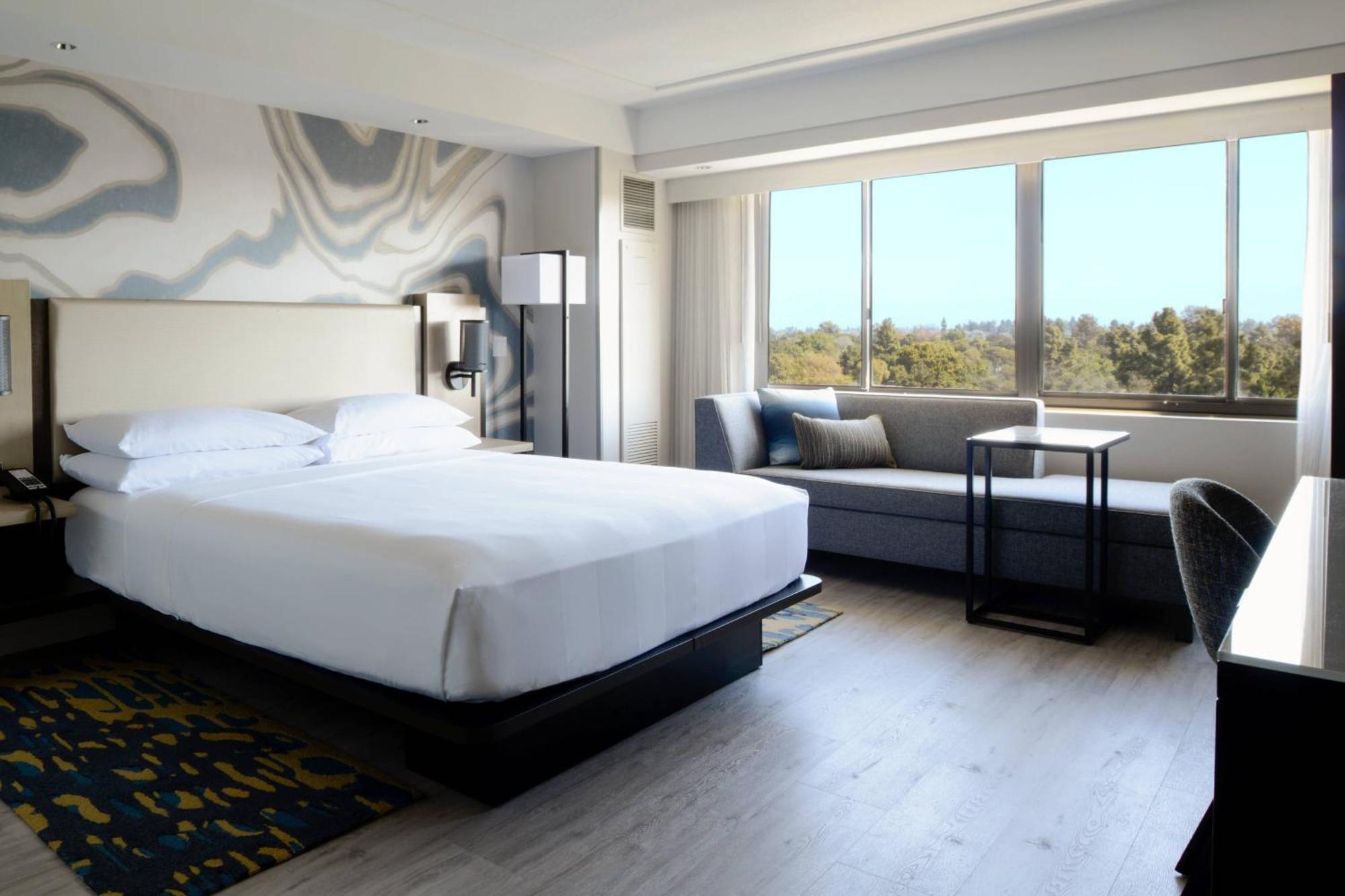 Long Marriott Hotel